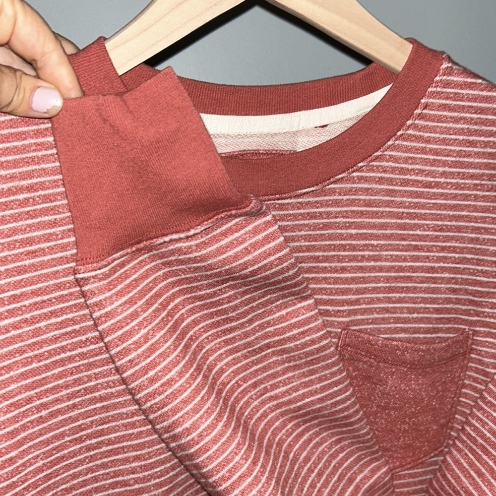 Beautiful gap sweater - Picture 2 of 3
